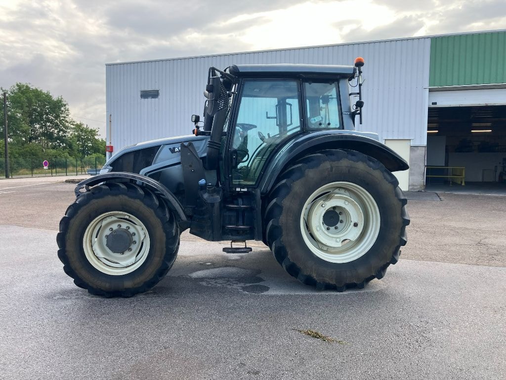 Tracteur VALTRA N 163 DIRECT - photo slide 6