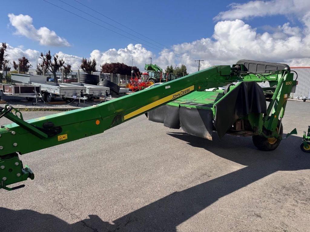 Faucheuse conditionneuse JOHN DEERE 830 - photo slide 2