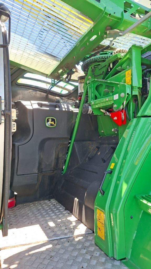 Ensileuse JOHN DEERE 8200 - photo slide 14
