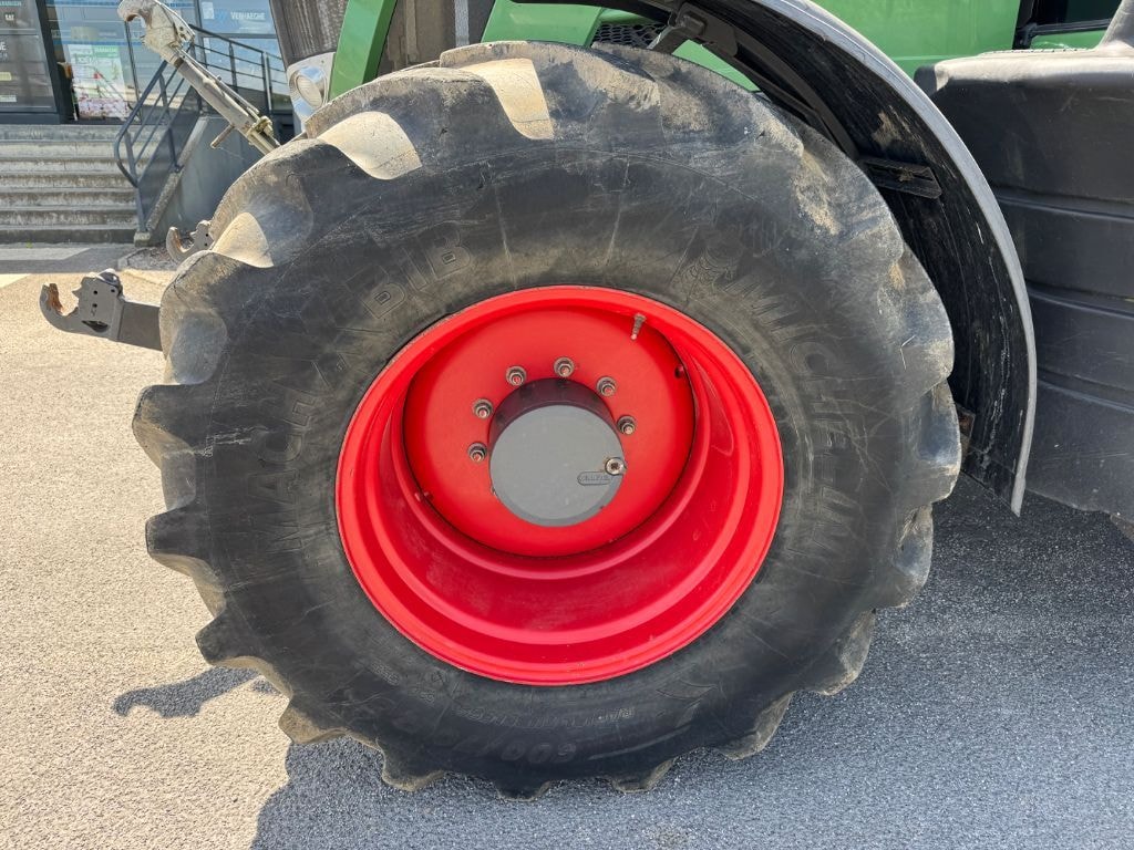 Tracteur FENDT 824 VARIO PROFI + - photo slide 19