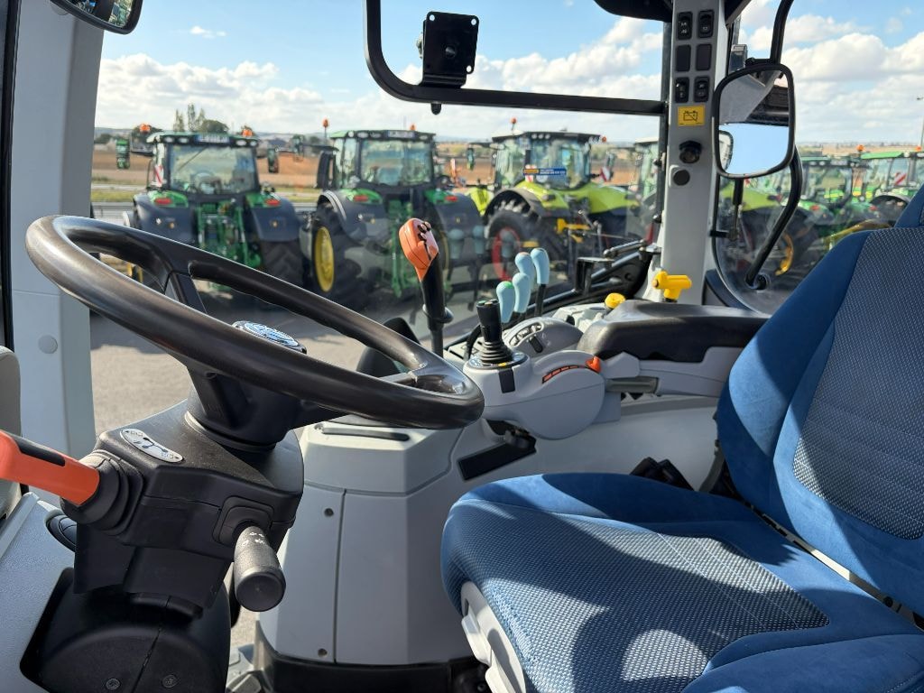Tracteur NEW HOLLAND T7.175 - photo slide 12
