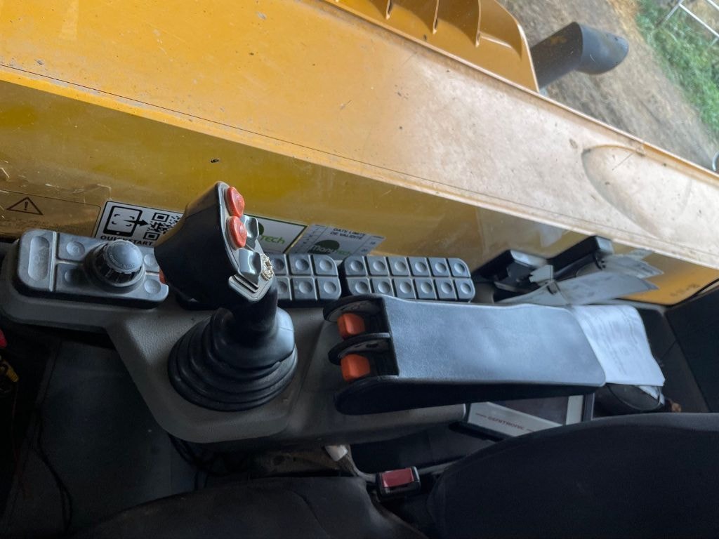Telescopique JCB 542-70 AGRI PRO - photo slide 15