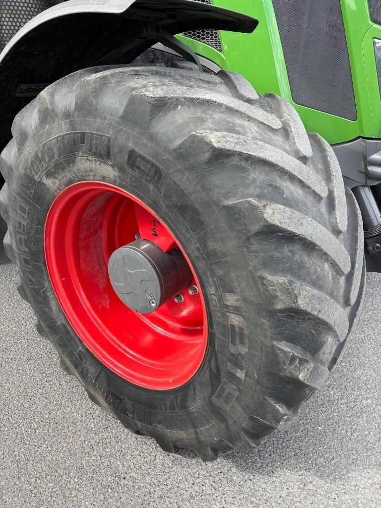 Tracteur FENDT 826 VARIO PROFI + - photo slide 18