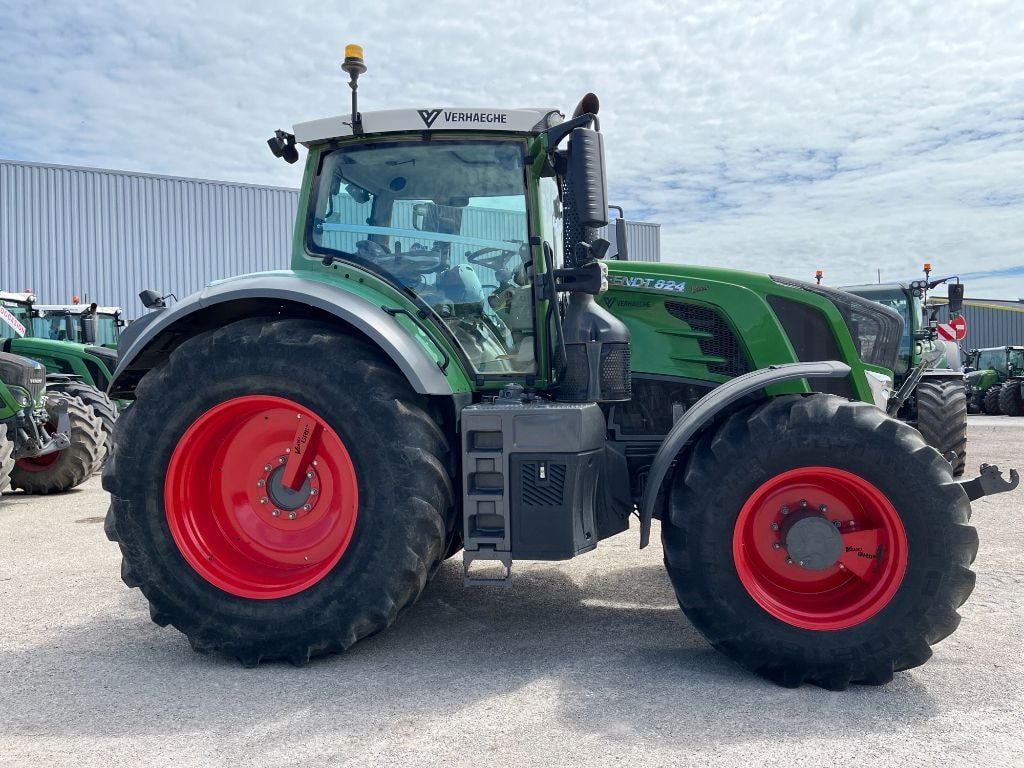 Tracteur FENDT 824 PROFI+ - photo slide 4