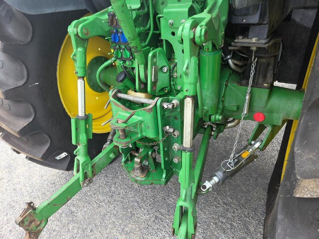 Tracteur chargeur JOHN DEERE 6130R - photo slide 11