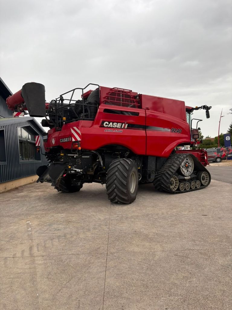 Moissonneuse CASE IH AXIAL-FLOW 9240 smart trax - photo slide 6