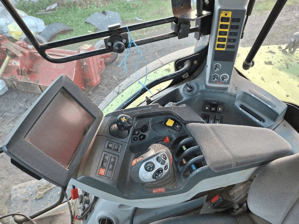 Tracteur CLAAS ARION 620 - photo slide 7