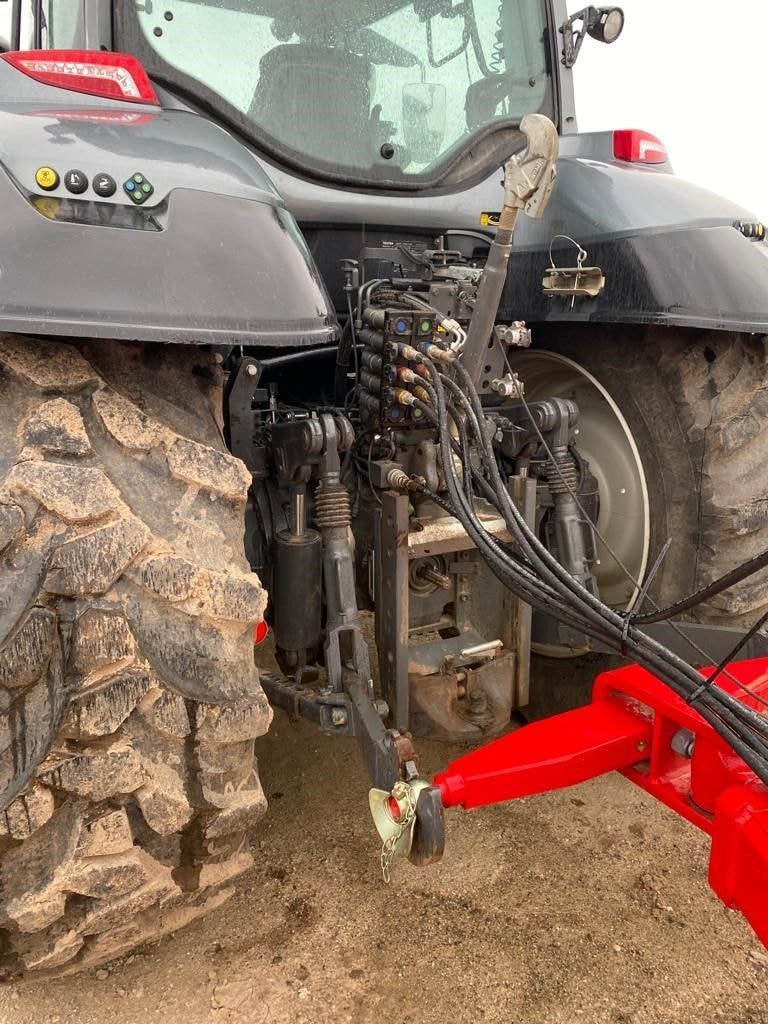 Tracteur VALTRA T234 - photo slide 7