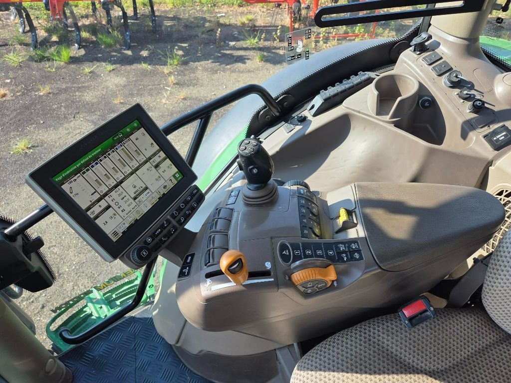 Tracteur chargeur JOHN DEERE 6130R - photo slide 8