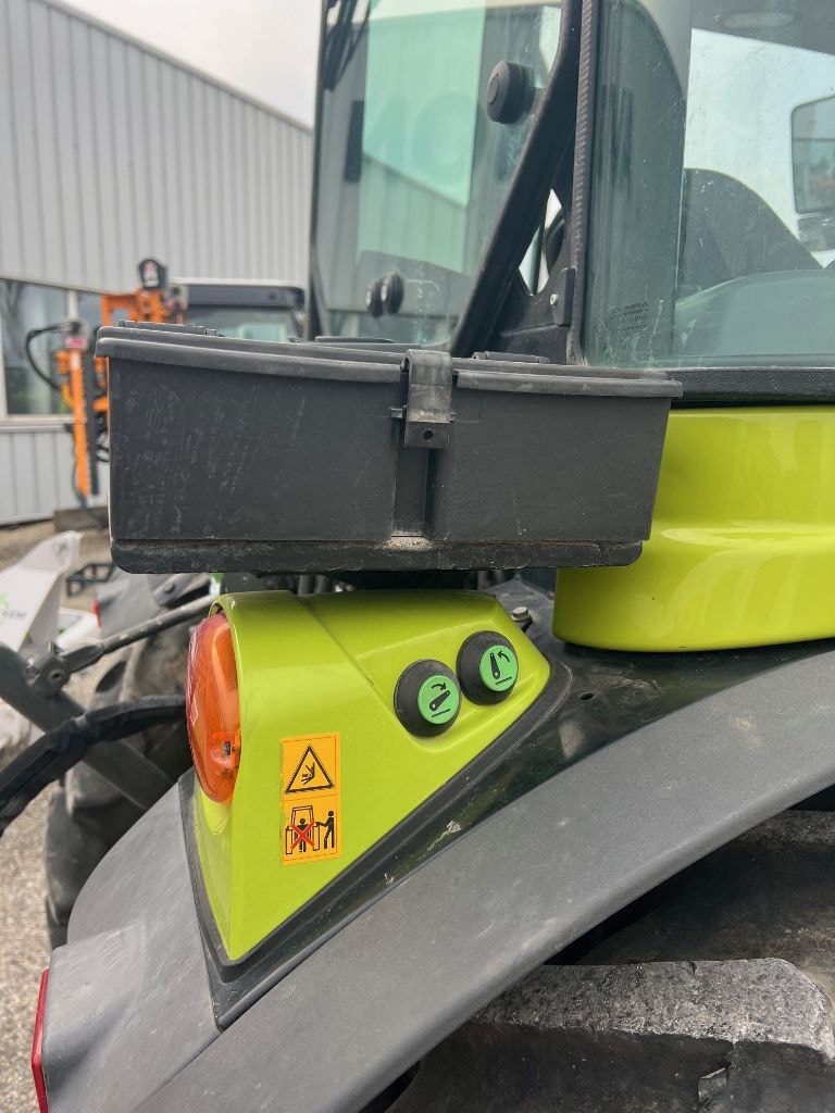 Tracteur CLAAS Nexos 240 m - photo slide 20