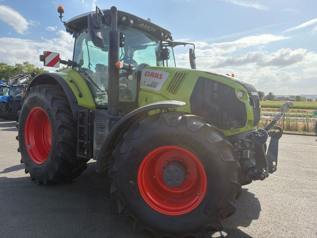 Tracteur CLAAS Axion 850 - photo slide 10