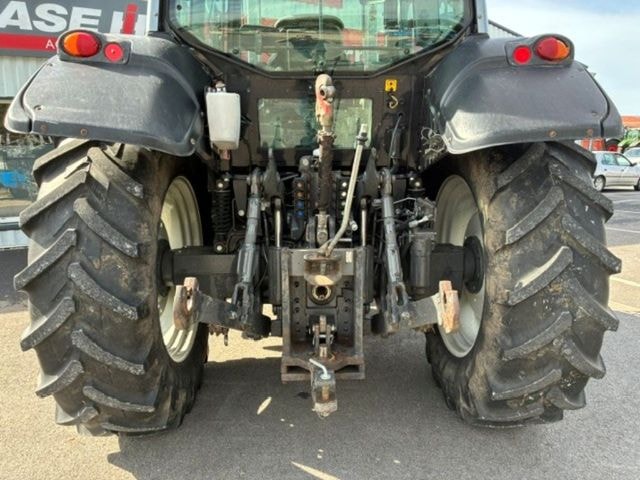 Tracteur chargeur VALTRA N123 - photo slide 8