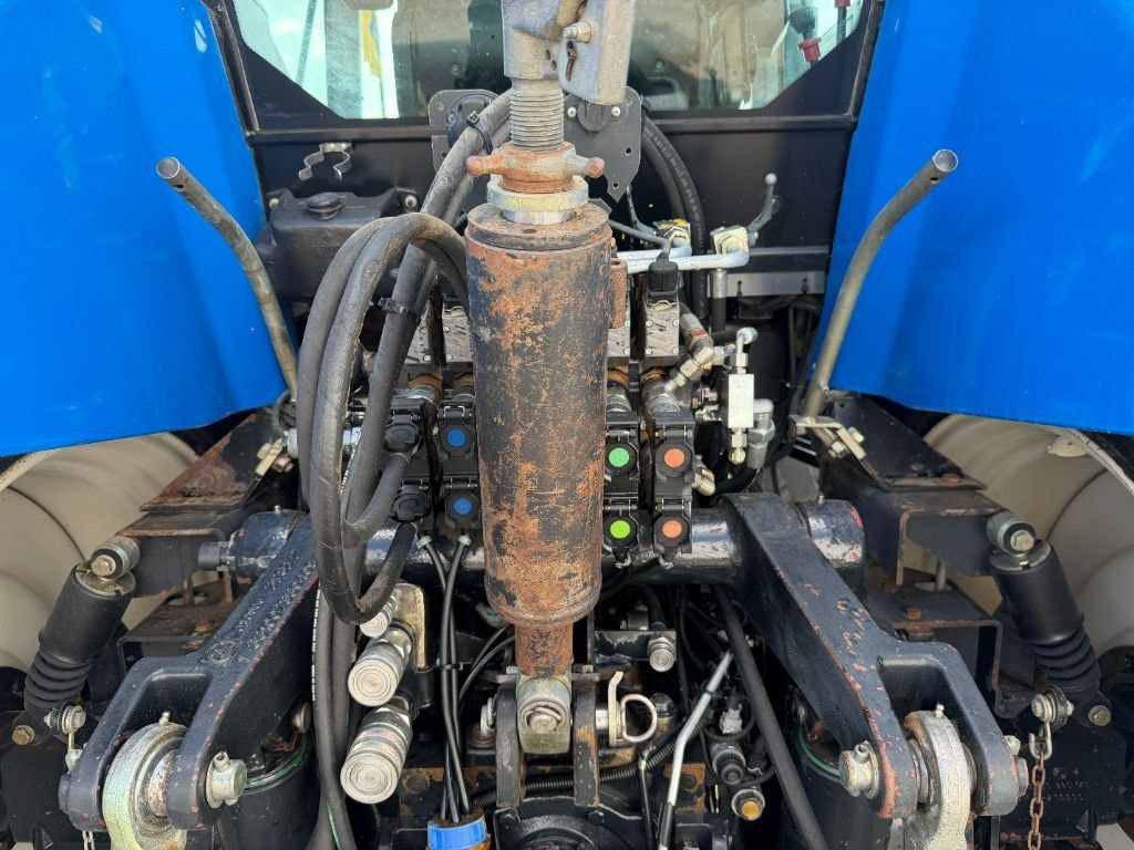 Tracteur NEW HOLLAND TVT170 - photo slide 16
