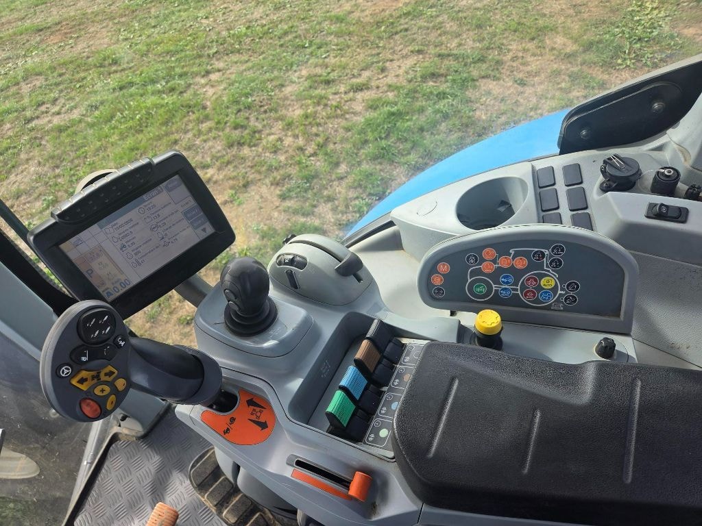 Tracteur NEW HOLLAND T7040 6.7L - photo slide 10