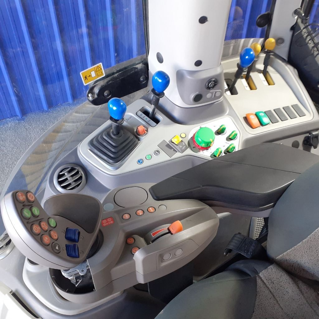 Tracteur DEUTZ FAHR 6165 RC SHIFT - photo slide 11