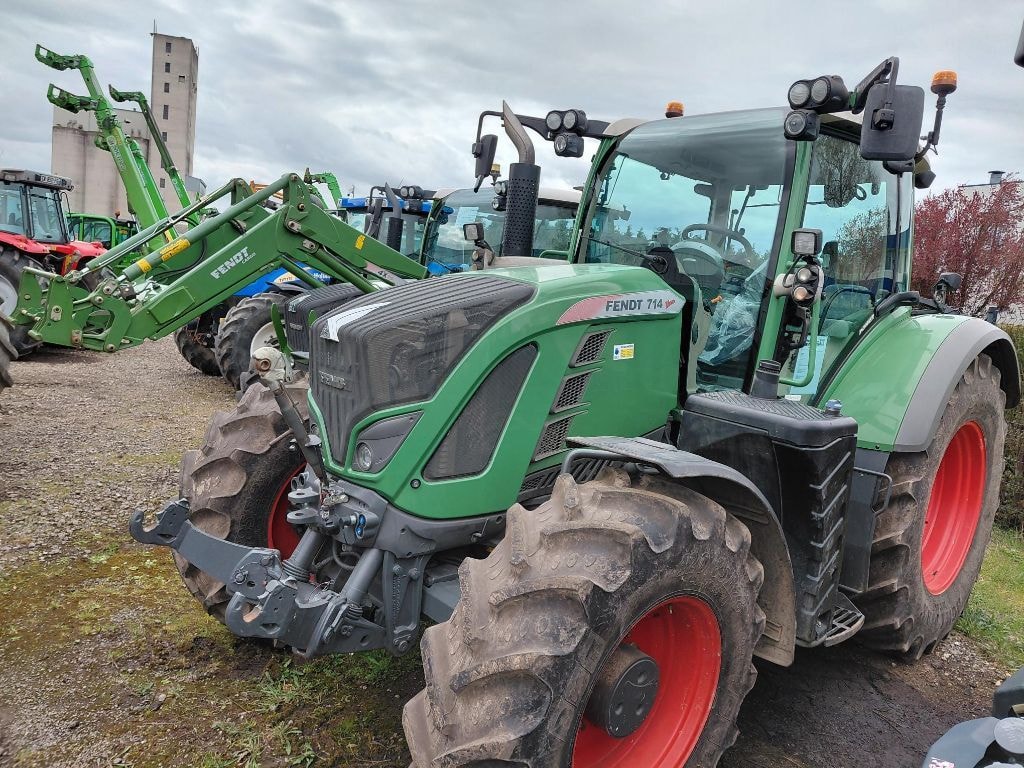 Tracteur FENDT 714 S4 POWER - photo slide 1