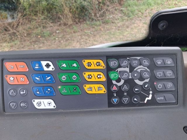 Tracteur chargeur FENDT 311 VARIO 4.4L - photo slide 15