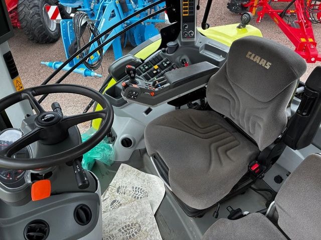 Tracteur CLAAS ARION 510 CIS+ - photo slide 12