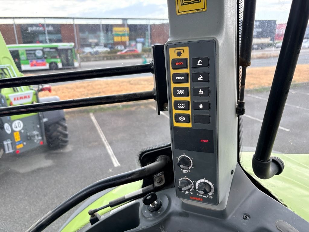 Tracteur CLAAS ARION 520 CEBIS - photo slide 18