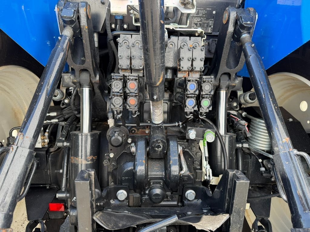 Tracteur NEW HOLLAND T7.230 - photo slide 10