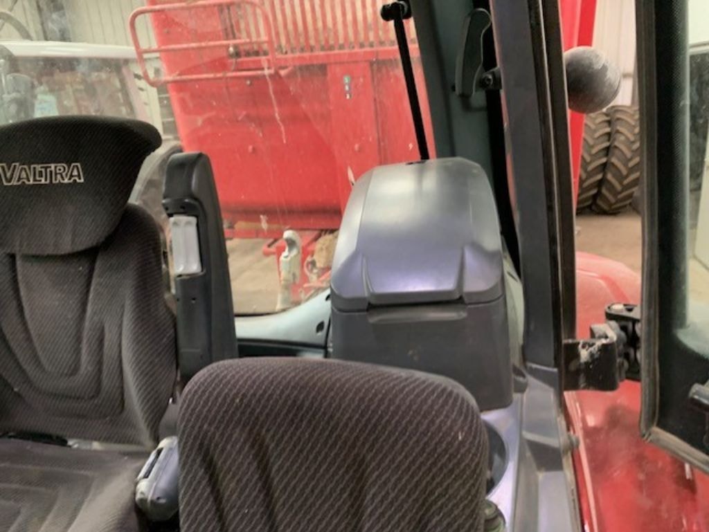 Tracteur VALTRA N175D - photo slide 7
