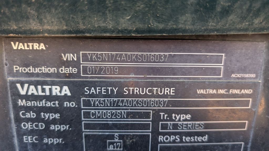 Tracteur VALTRA N174 Active - photo slide 13