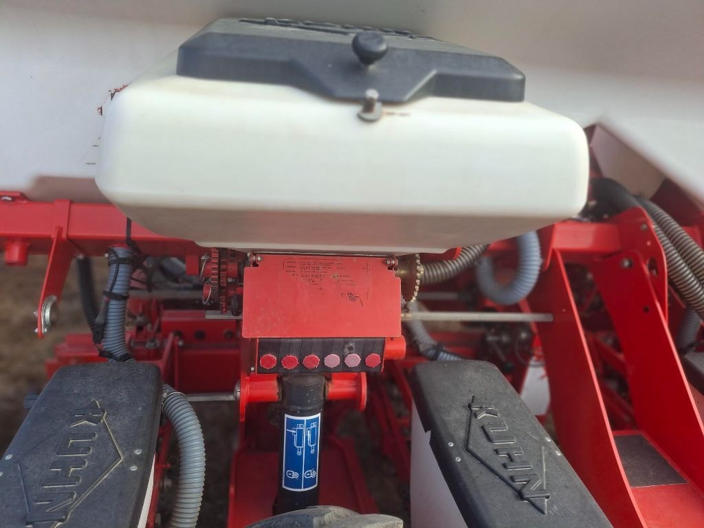 Semoir monograine KUHN PLANTER 3 MARG TR 5M00 - photo slide 8