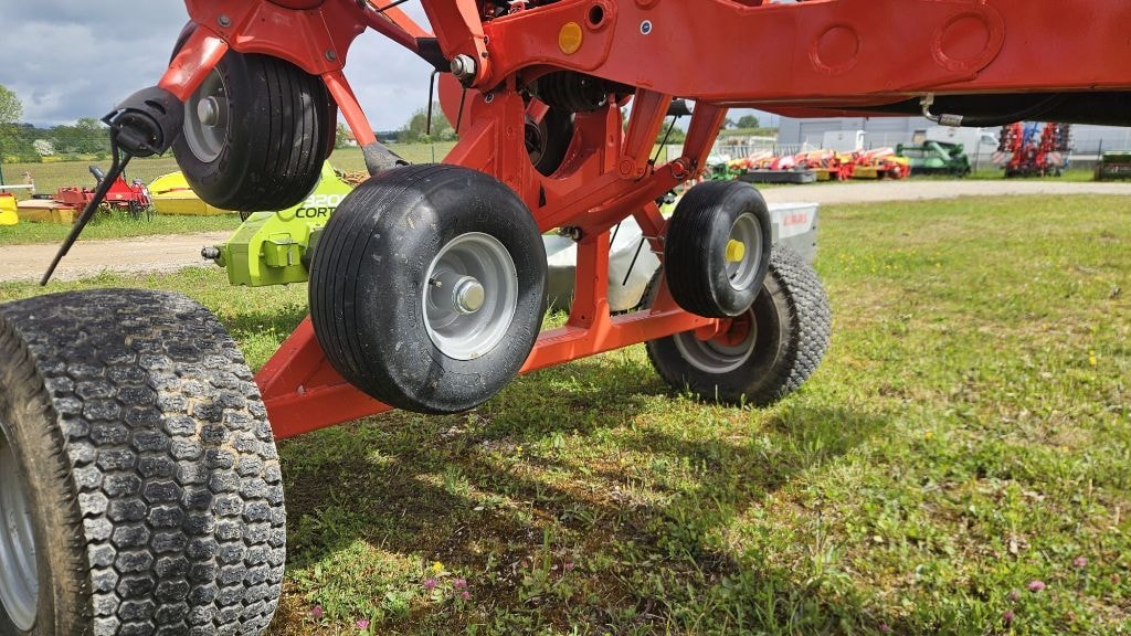 Faneuse KUHN GF 8703 T - photo slide 6