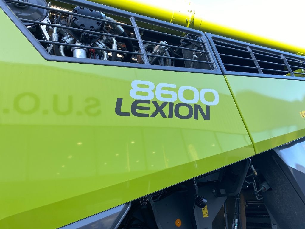 Moissonneuse CLAAS LEXION 8600 TERRATRAC - photo slide 13