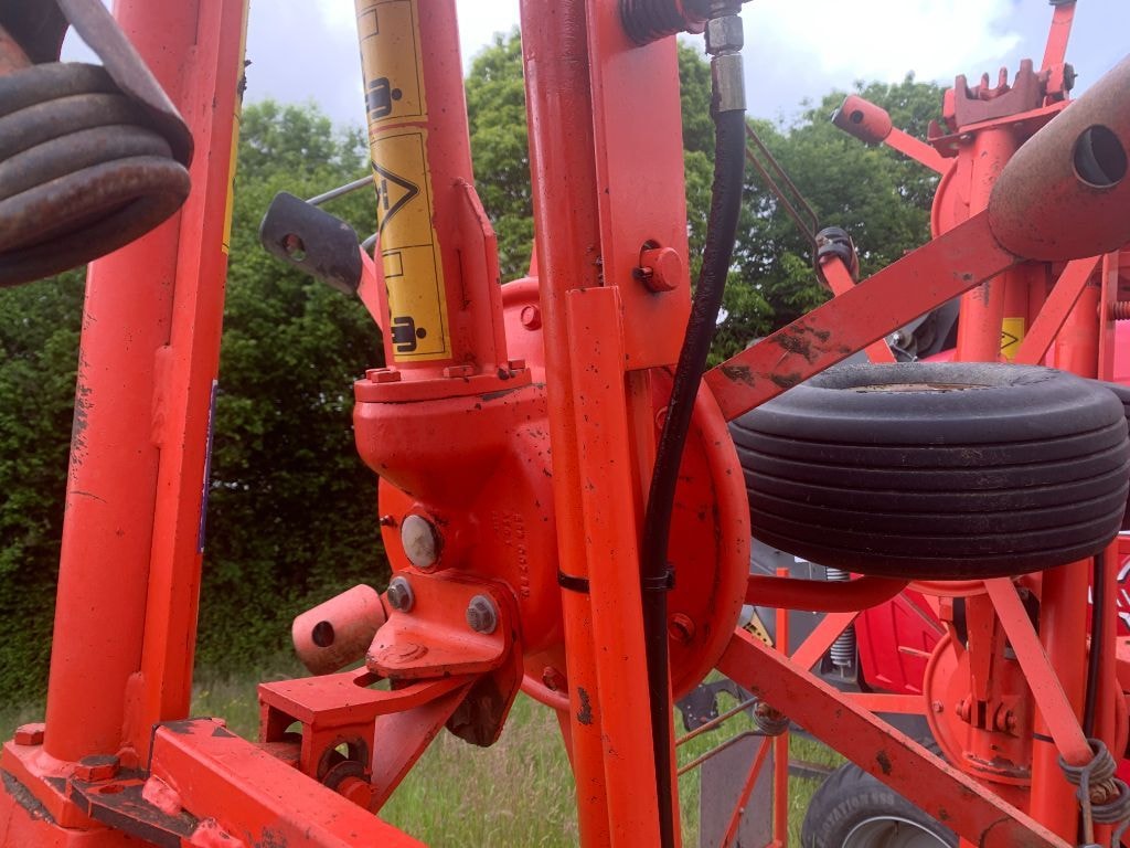 Faneuse KUHN GF8501mh - photo slide 7