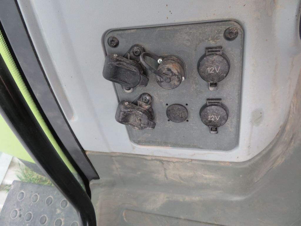 Tracteur chargeur CLAAS ARION 510 - photo slide 24