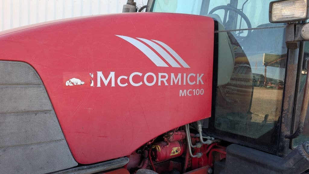 Tracteur MC CORMICK MC100 - photo slide 14