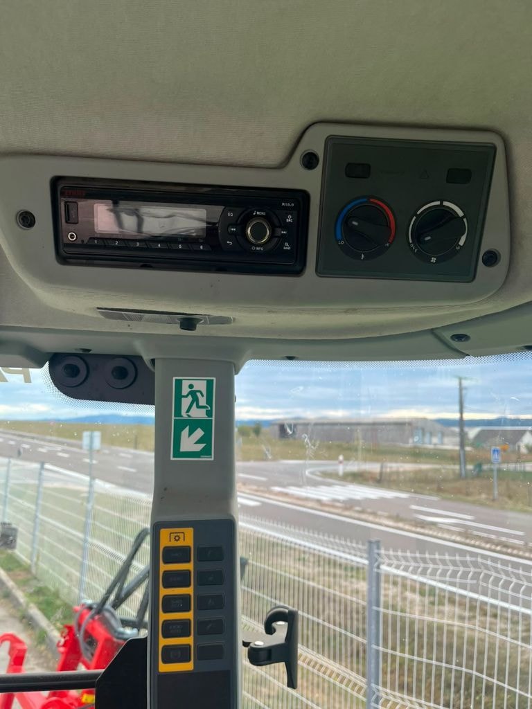 Tracteur chargeur CLAAS Arion 430 - photo slide 2