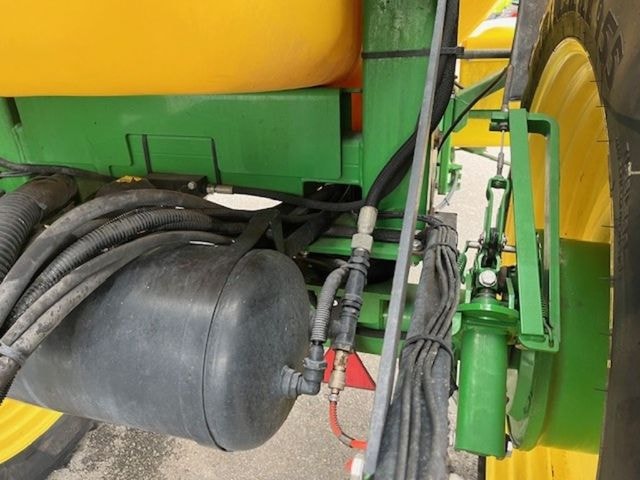 Pulverisateur JOHN DEERE TF 840 i - photo slide 6