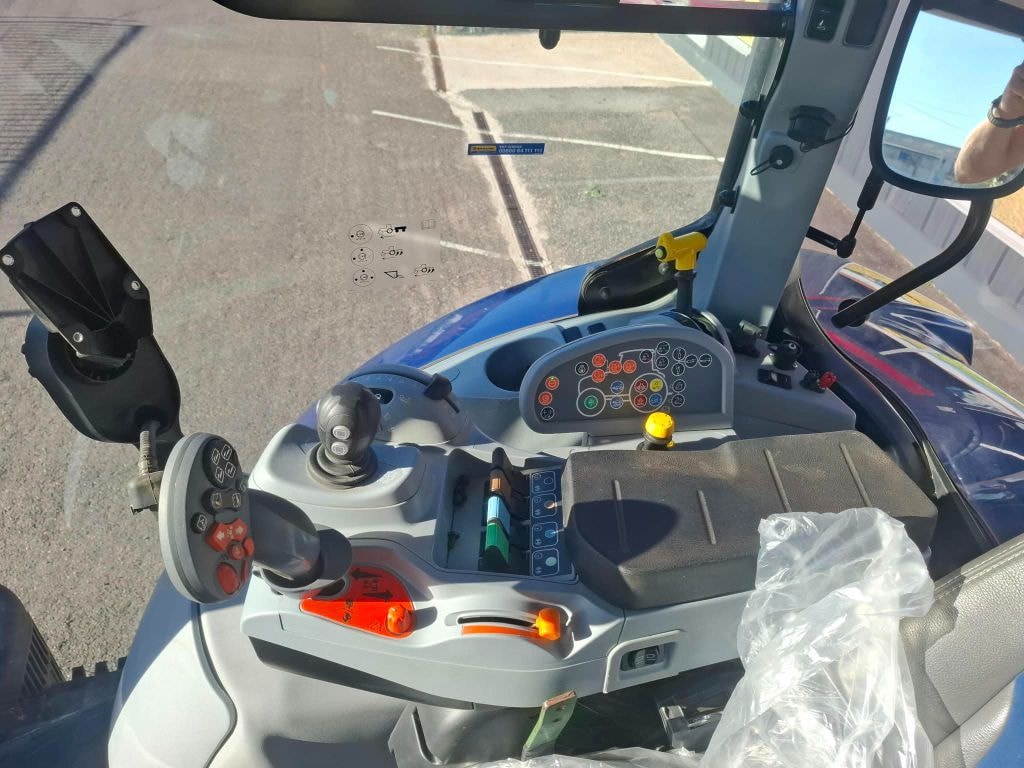 Tracteur NEW HOLLAND T7.210 ac - photo slide 7