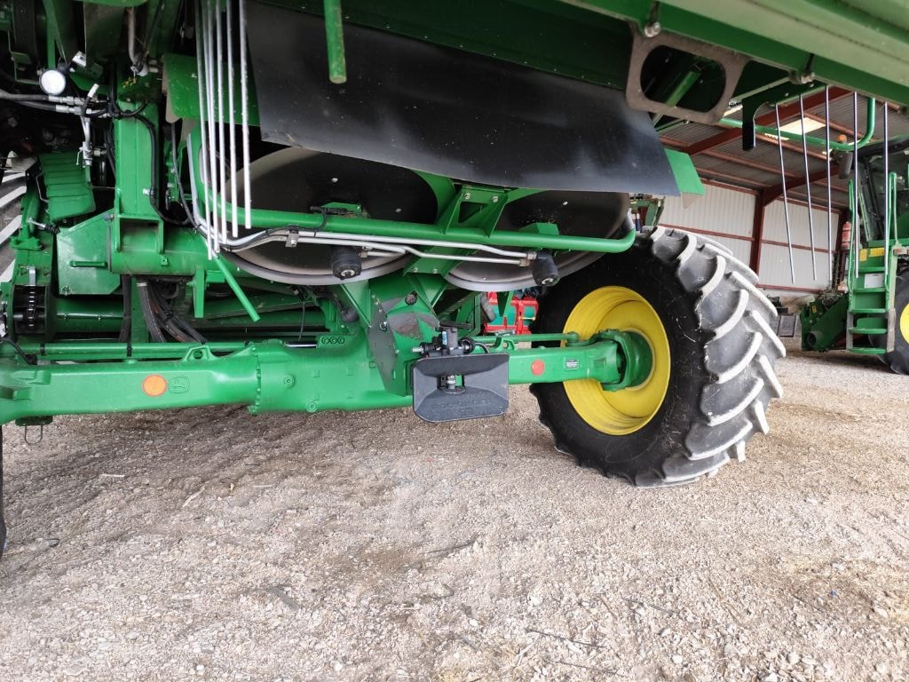 Moissonneuse JOHN DEERE T660 HM - photo slide 6