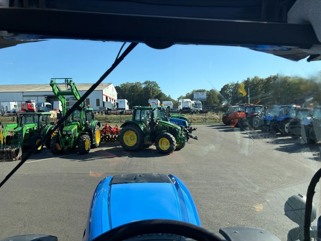 Tracteur NEW HOLLAND T7.210 - photo slide 10