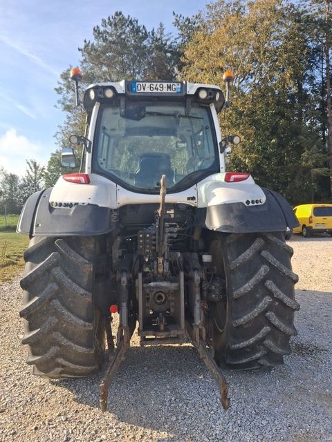 Tracteur VALTRA T144A - photo slide 6