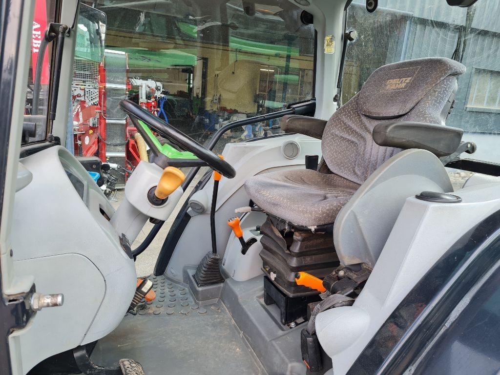 Tracteur DEUTZ FAHR AGROFARM 420 GS E3 - photo slide 9