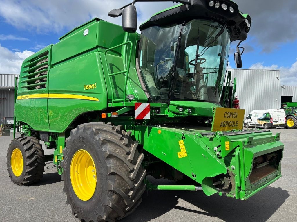 Moissonneuse JOHN DEERE T 660 - photo slide 2
