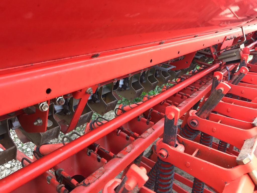 Herse rotative KUHN HRB 302 - photo slide 28