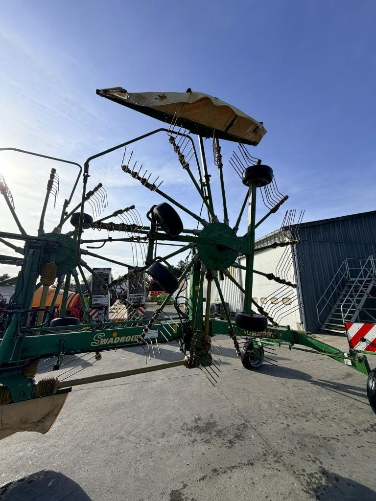 Andaineur KRONE SWADRO 810 - photo slide 4