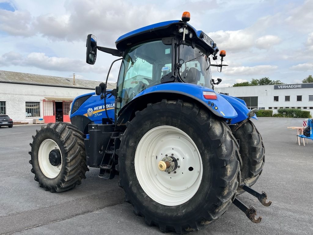 Tracteur NEW HOLLAND T7.225 - photo slide 10