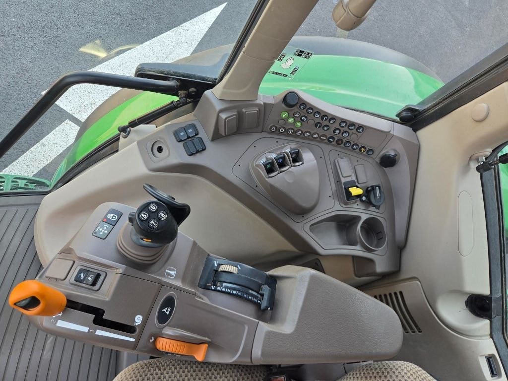 Tracteur chargeur JOHN DEERE 6100M - photo slide 16