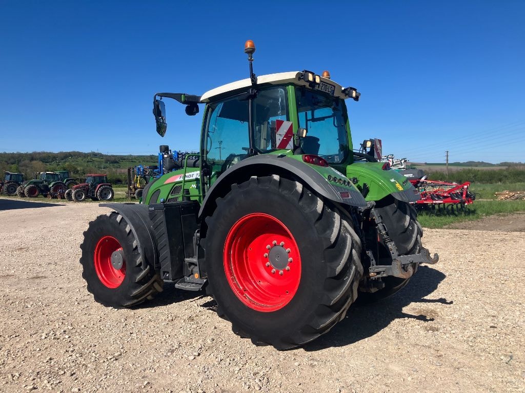 Tracteur FENDT 720 VARIO POWER + - photo slide 2