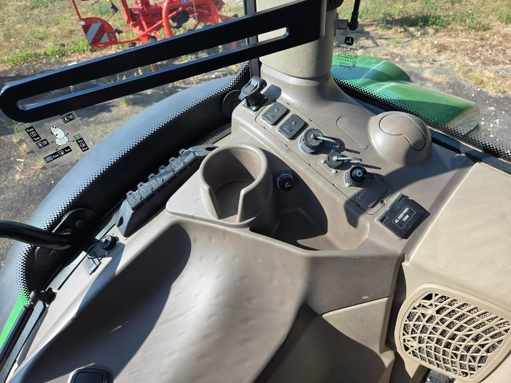 Tracteur chargeur JOHN DEERE 6130R - photo slide 12