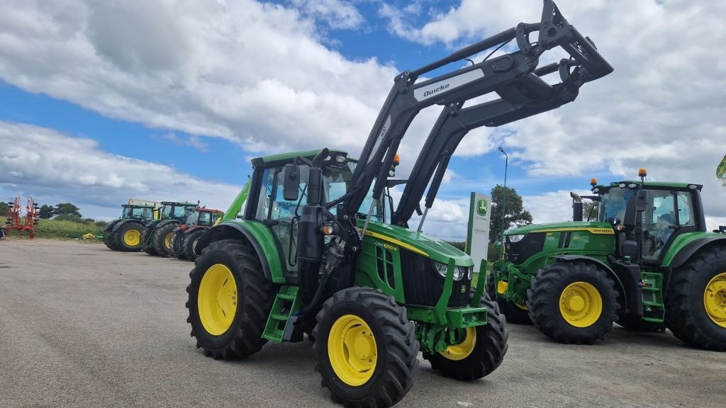 Tracteur chargeur JOHN DEERE 6100M - photo slide 9