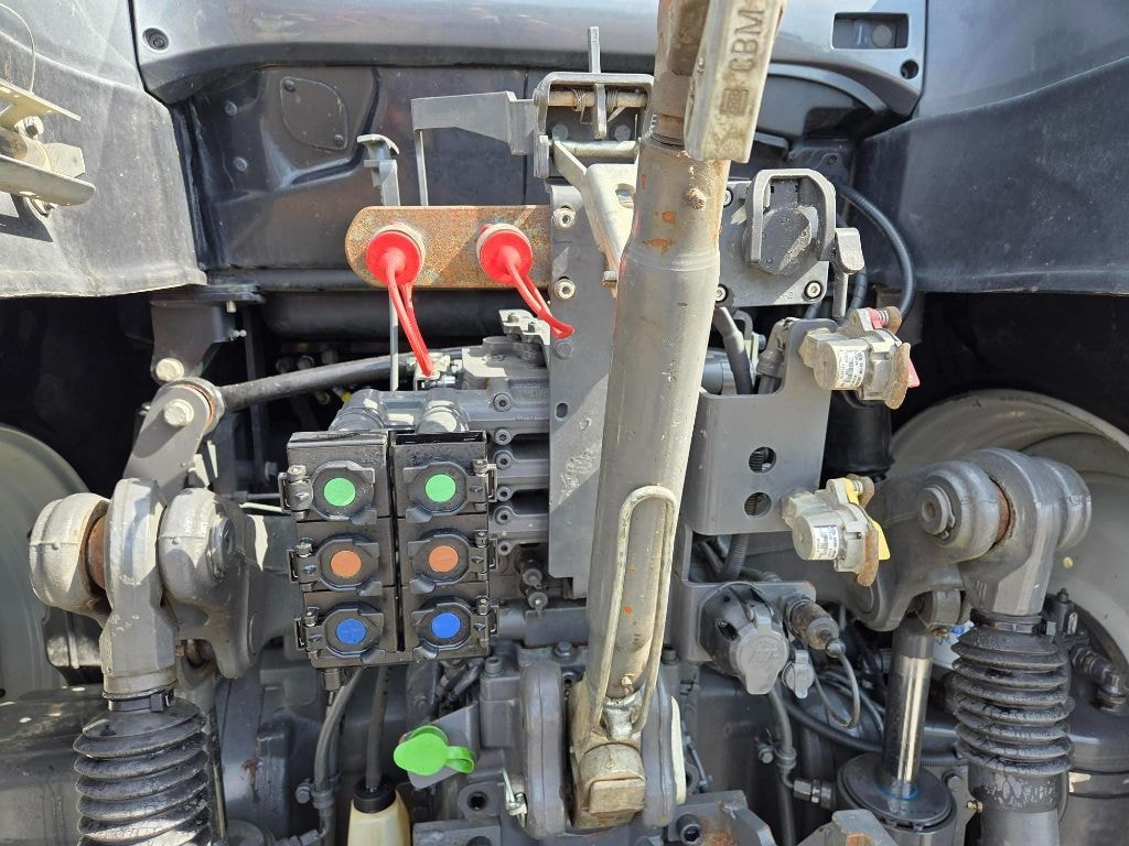 Tracteur chargeur VALTRA T145 ACTIVE - photo slide 14