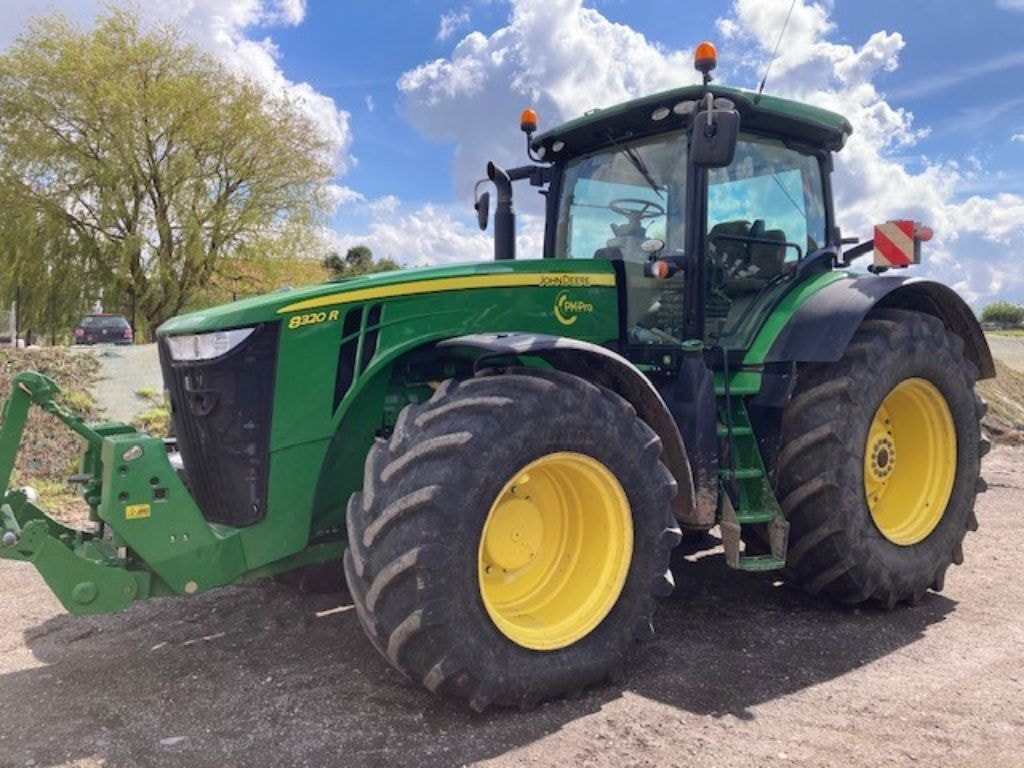Tracteur JOHN DEERE 8320R - photo slide 1