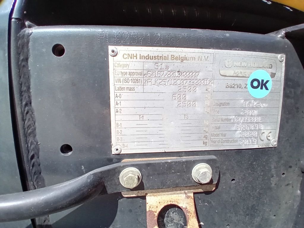 Presse balles rondes NEW HOLLAND BR 6090 - photo slide 14